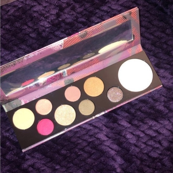 M•A•C Girls ‘Risk Taker’ Palette - Picture 5 of 9